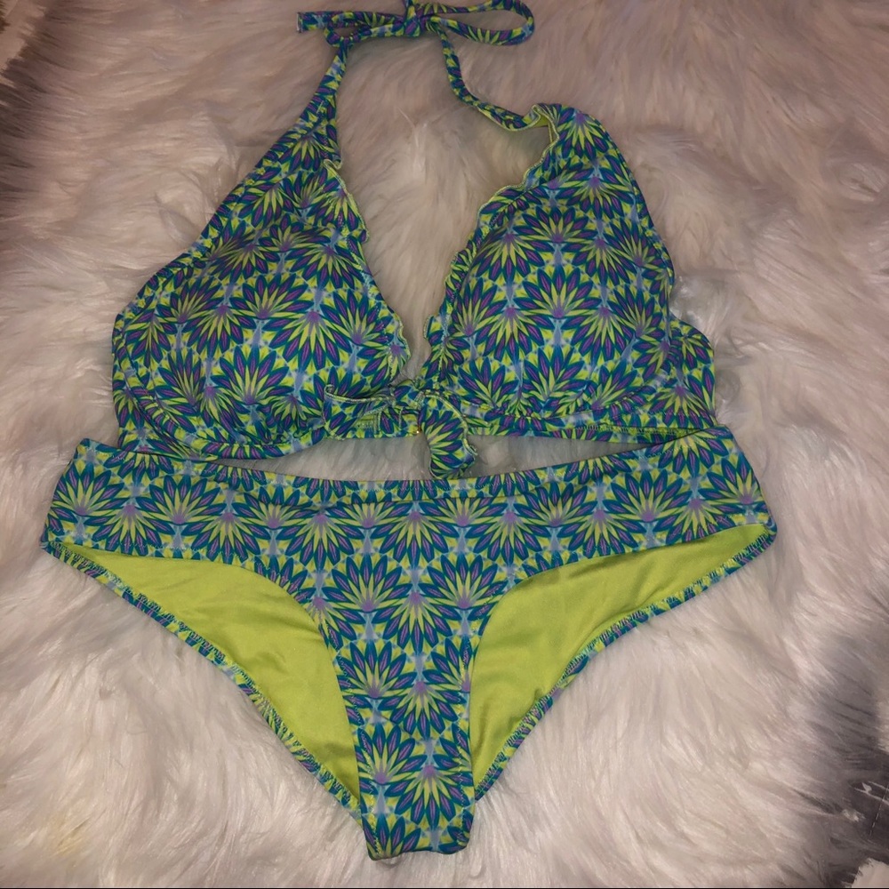 Victoria’s Secret top & bottom bikini set